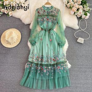 Casual Dresses Vintage Temperament Court Style Long Dress for Women Sleeve Round Neck Net Yarn Brodery En linje Ruffles Big Swing