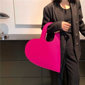 여성을위한 럭셔리 디자이너 토트 백 2023 새로운 사랑 디자인 핸드백 숙녀 어깨 가방 패션 트렌드 대형 핸드 가방 및 지갑 230303
