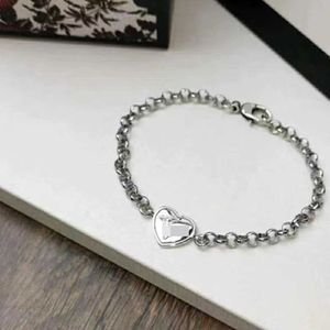 20% DI SCONTO 2023 Nuovi gioielli di moda di alta qualità di lusso per bracciali da uomo e da donna di lusso in stile vintage con bracciale a forma di cuore in argento sterling