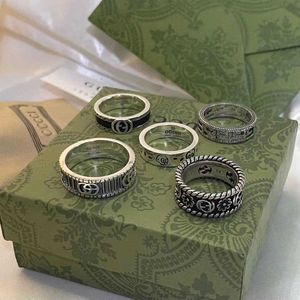 Jóias de luxo de alta qualidade Sterling Silver Antiga edição antiga par de caveira de cabeça pequena e sem rugas crisântemum casal anel