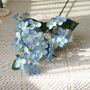 Dekorativa blommor vackra hortensia frukt bär gren med blad trädgård rosa rum dekor konstgjord blomma flores deco mariage bröllop