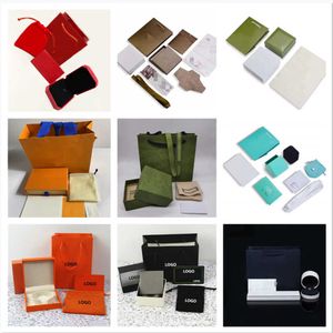 80% rabatt 2023 Ny lyxig högkvalitativ modesmycken för förpackningshalsbandsringarmband smycken Förpackning Box Family Day Gift