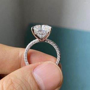 Pierścienie klastra Mosangnai 18K Real Gold Luxury 8 S Radiant Cut Moissanite Diamond D VVS dla kobiet Pierścień zaręczynowych