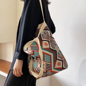 Kvällspåsar Knitting Tote Bag Geometric Mönster Kvinnor Axlar stor kapacitet Koreansk stil shopping färgglad handväska för utomhus