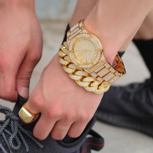 Zegarek na rękę Top Diamond Men's Watch Creative Large Dial Calendar Waterproof Hip Hop Quartz Club Rekrut Relogio Masculin