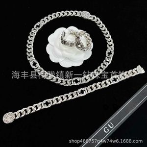 Design luxury jewelry earrings version chain hollowed-out necklace family advanced interlocking bracelet