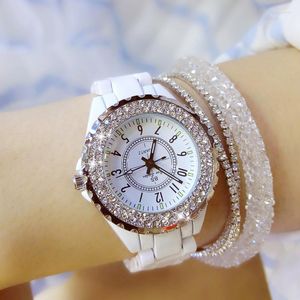 腕時計の豪華なクリスタル女性ホワイトセラミックレディースウォッチQuartzファッションウォッチfemalewristwatches Iris22の手首