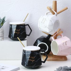 Kubki 1 plik prezentu kubek nordycki styl marmurkowy ceramika w rogach diamentowych kształt z okładką łyżki herbaty kawa