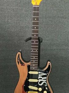 La chitarra elettrica Relic a 6 corde personalizza le chitarre vintage