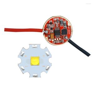 Torce elettriche Una serie di accessori 18W 10W 5W 3W Super Led e distanza di illuminazione del driver utilizzata per il campeggio avventuroso all'aperto