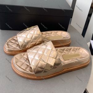 10A Top-Tier-Qualität Luxusdesigner Slipper Beach 2023 Neueste flache Sandalen Sommersticke Rhomboid Quilt Real Leder Mode Frauen Schuhe Größe 35-40