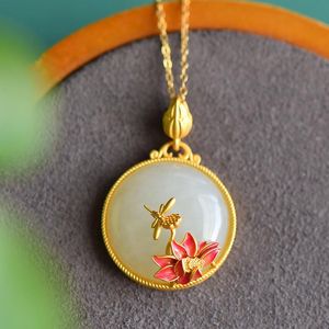 Anhänger Halsketten Elegante Emaille Lotus Halskette Luxus Runde Hetian Jade Stein Vintage Gold Schmuck Für Frauen Verlobung Jahrestag GeschenkStift