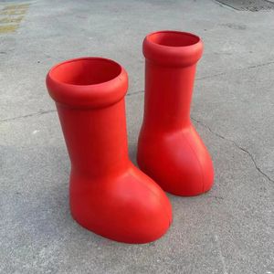 Klassische rote MSCHF-Stiefel mit dicken Sohlen, neue einfarbige, runde Kopf-High-Top-Hohe-Rohr-Erhöhung, schmale Beine, flache Gummistiefel für Männer und Frauen, Größe 36–47