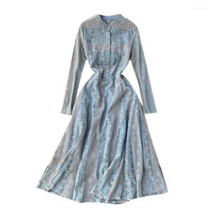 Casual klänningar A483 Kvinnor Gray Blue Red Vintage 2023 Girl Long Sleeve Slim Lace Crochet Midi Dress With Buttons