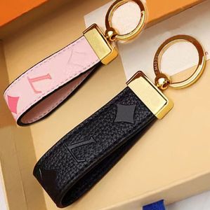 Leather Keychain High Quality Key Ring Luxury Designer Key chain Cute Pink Safety Accessories For Men Women Car Gold Lanyard Flower One Piece Classic Letter Fashion P