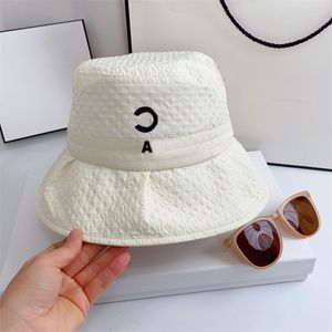 Designers Bucket Hats Luxury Casquette Hats For Men Fashion Women Seersucker Hat Black White Fisherman Cap Spring Summer New Style Caps