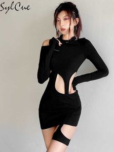 Abiti casual Sylcue Sexy Nightclub Cutout Glamorous Beautiful To Highlight The Slim Fit Versatile Black Simple Women's Dress TwoPiece Z0216