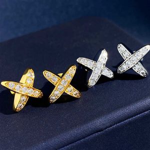 Designerns nya varumärkesbrev X Full Diamond Cross -örhängen för kvinnlig nischdesign med en känsla av ins stil och minimalistiska temperamentörhängen
