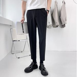 Abiti da uomo Blazer Moda coreana Pantaloni da uomo Slack Black Streetwear 9 Part Leggero Casusl Pantaloni traspiranti Slim Fit pieghettato