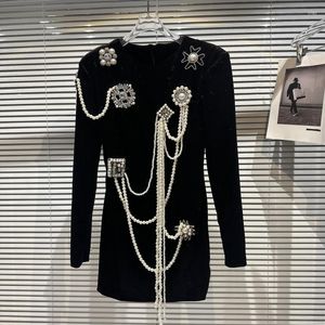 Vestidos casuais altos diamantes pérolas com borda preta de veludo preto mini vestido de inverno de inverno manga longa o-pescoço feminino