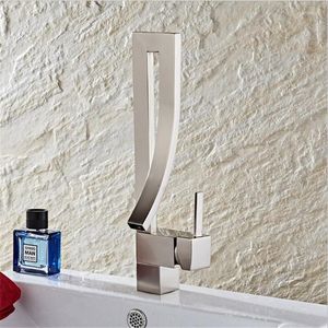 Rubinetti per lavabo bagno Lavabo Maniglia singola Montaggio su piano Rubinetto alto quadrato in ottone totale e miscelatore freddo Rubinetto per acqua Nero Oro