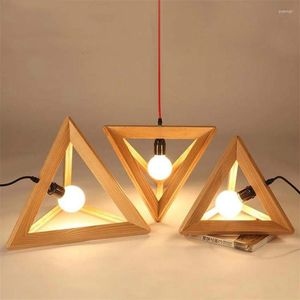 Lampade a sospensione Lampada da tavolo in quercia a triangolo creativo in legno vintage nordico per ristorante, caffetteria, apparecchi decorativi sospesi