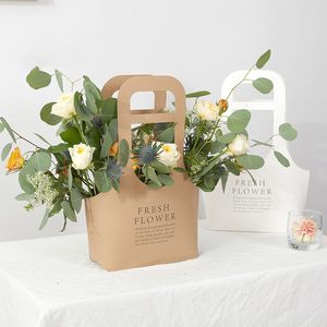 Geschenkpapier Weihnachtsgeschenkverpackungsbeutel mit Griff Hochzeit Geburtstag Partybevorzugung Geschenk Kraftpapier Paketbeutel Lebensmittel Blumen Aufbewahrungstasche 230306