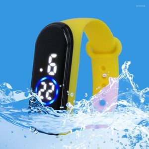 Bilek saatleri moda spor saati çocuklar için çocuklar için su geçirmez led dijital ultra hafif silikon kayış genç erkek kızlar kol saati unisexwrist