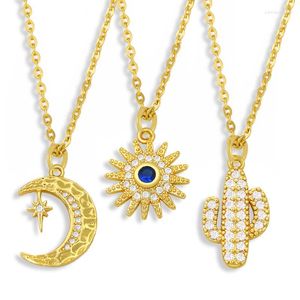 Anhänger Halsketten FLOLA CZ Pave Mond und Stern Halskette für Frauen vergoldet Kleine Kaktus Sonne Zirkonia Großhandel Schmuck Nkeu46