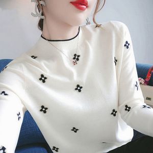 Kvinnors tröjor Kvinnors tröja utsökt broderi stickad höst och vinter kvinnlig smal stor storlek botten skjorta koreansk stickad 3xl 4xl 230306