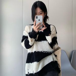 Womens Sweaters Thin Black White Striped Knitted Sweater Women Lazy Retro Sun Shirt Ripped Pull 2024 Jumper Couple Knitwear MenWomens