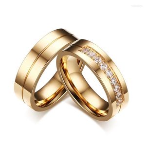 Fedi nuziali Fasce alla moda per donne / uomini Regalo d'amore Acciaio inossidabile color oro CZ Promessa Gioielli per coppie