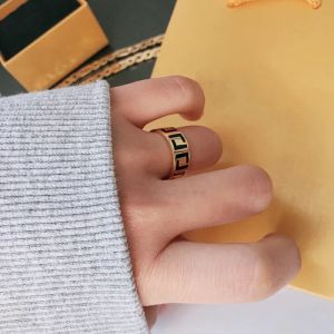 Lüks Tasarımcı Kadınlar İçin Altın Yüzükler Klasik Köpüklü Elmas Küme Fashion Ring Casual Gold Band Takı Aksesuarları Düğün 2303061bf