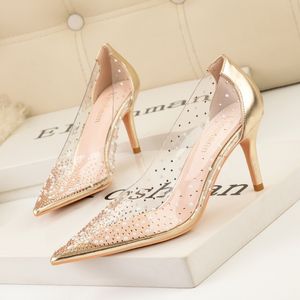 2023 Spring Golden Rhinestone PVC Transparenta Women Pumps High Heels Sexiga spetsiga Toe Party Wedding Shoes Storlek 41