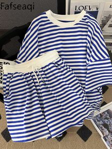 Kvinnor s tvåstycksbyxor 2023 Summer Stripe Tracks med shorts Set Casual Cotton Two Piece Suit T -shirt och för kvinnor Loose O Neck Top Outfits 230303