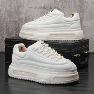 Skorplattform Mens Designer Italy Fashion White Sneakers andningsbara Höjd Rundtå Flats Lace-Up Comfort Party Casual Shoes 18342