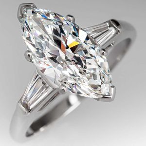 Pierścienie zespołowe Huitan AAA White Marquise Cubic Zirconia Silver Color Pierścienie Kobiety na zaręczyny