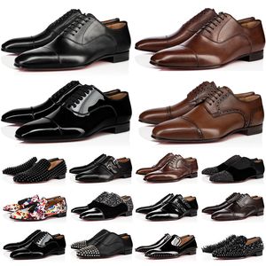 2023 Men Loafers Dress Shoes Designer Sneakers Triple Black Red Oreo Suede Patent Leather Rivets Glip op Loafer Mens Wedding Business Party Schoen Sneaker met doos