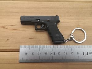 New 1:3 Alloy Glock Model Metal Toy Gun Model G17 Keychain with Shells Cannot Shoot For Adults Collection Boys Birthday Gifts