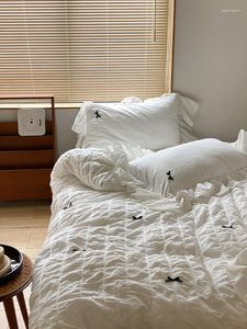 Yatak Setleri Beyaz Seersucker Yatak Dört Parçalı Tüm Pamuklu Saf Peri Tarzı Yay Yorgan Kapak Sayfası