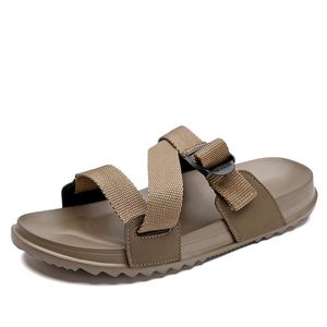 Sandaler flip flops män tofflor strand par skor 2023 sommar mjuk tjock sula högkvalitativ slip på lägenheter plus storlek 36-46sandaler