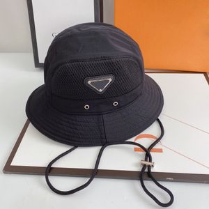Męska letnia siatka oddychająca designer sportowy wiadra czapki alpinistyczne wędkarstwo czarny regulowany kapelusz metalowy trójkąt literowy druk wiadra czapki