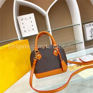 Designer ALMA Mini Shell Bag Womens Handbags Retro Tote Single Shoulder Messenger Bag New Letter Printing Purse European and American Small Luxury Bags