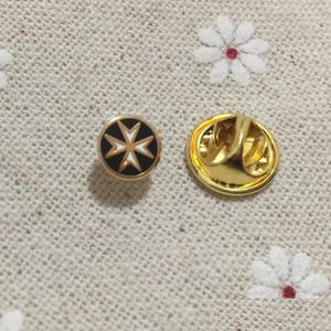 Pins broszki 50pcs Masońskie szpilki masonary fabrycznie hurtownia niestandardowe małe okrągłe masoni Maltańczycy klapa broszka broszka dht95