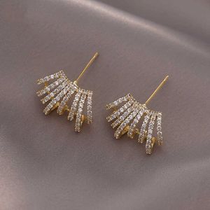 Charm New Exquisite Luxury Zircon Small Earrings For Sexy Woman Fashion Korean Jewelry Minimalist Party Girl's Unusual Earrings G230307