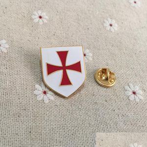 Pins Broothes 10pcs Mason Christian Army Crusader Knights Templar Czerwony Krzyż Biała tarcza i odznaki masońskie pin lapowy Del Dh7fa