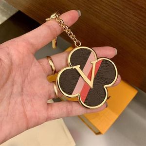 2022 Four-leaf Keychains Lucky Clover Car Key Chain Rings Accessories Fashion PU Leather Keychain Buckle for Men Women Hanging Dec216i