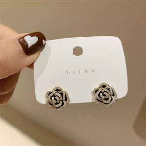 Charm 2020 Ny ankomst Zeojrlly Women Classic Stud Earrings Korean Rose Rhinestone örhängen Kvinnor Enkla små örhängen smycken G230307