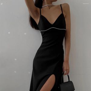 Casual Dresses Black Spaghetti Strap Sexig V-ringning Backless Mid-Calf Split Women Dress 2023 Summer European Style Diamonds High midjan