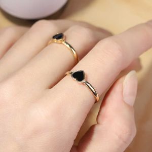 Band Rings Titanium Steel Gold Rose Gold Punk Hipoalergênico Coração de aço inoxidável Black Love Girls Girls Wedding Hip-Hop Jewelry Gift AA230306